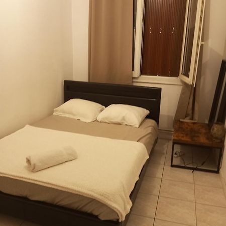 Chambre Cour Apartment Fontaine  Exterior foto